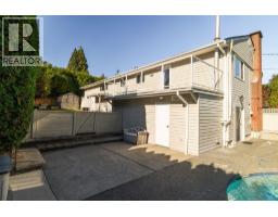 2007 Floralynn Crescent, North Vancouver, BC V7J2W1 Photo 28