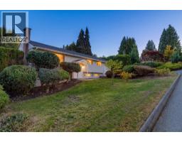 2007 Floralynn Crescent, North Vancouver, BC V7J2W1 Photo 37