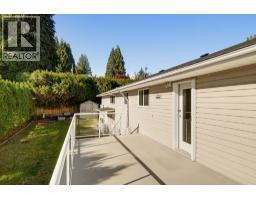 2007 Floralynn Crescent, North Vancouver, BC V7J2W1 Photo 30