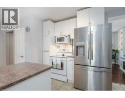 2pc Bathroom - 169 Schweitzer Street, Kitchener, ON N2K1C3 Photo 12