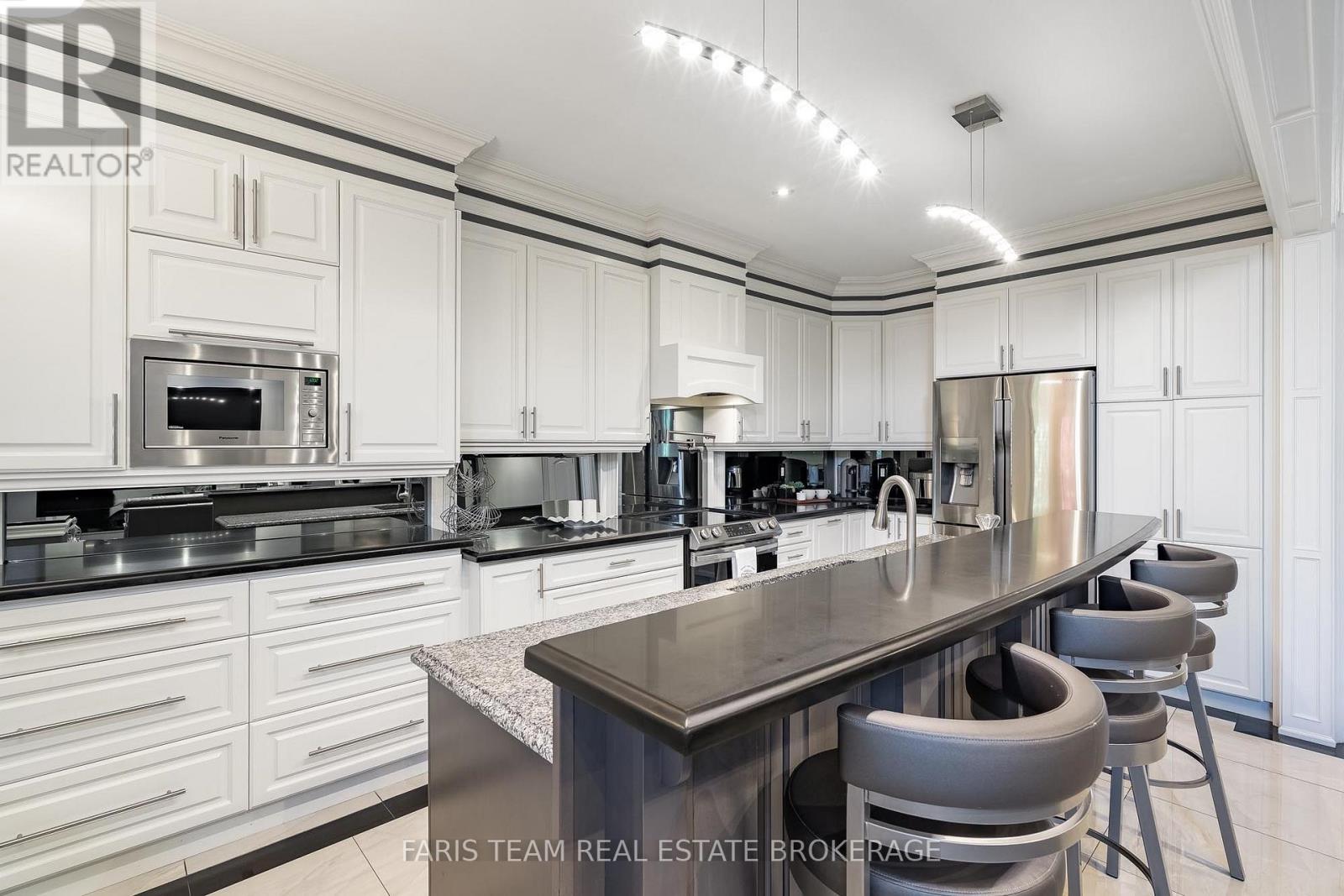 77 Copeland Crescent, Innisfil, ON photo 5