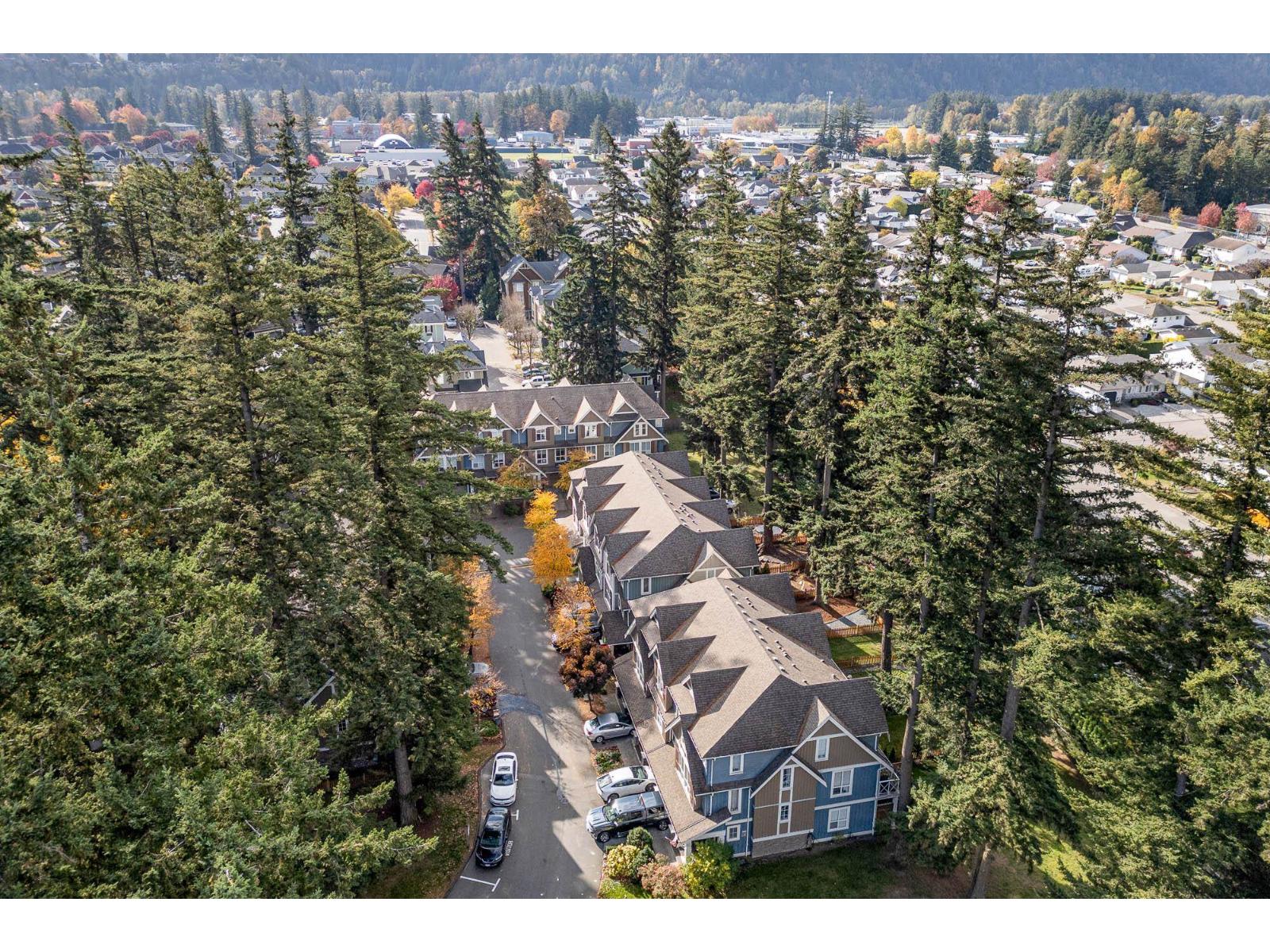 Photo of 44 5837 SAPPERS WAY, Garrison Crossing 39