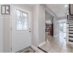 Family room - 39 Courtleigh Square, Brampton, ON L6Z1J2 Photo 8
