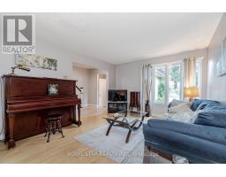 Laundry room - 39 Courtleigh Square, Brampton, ON L6Z1J2 Photo 9