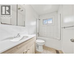 Living room - 928 Upper Gage Avenue, Hamilton, ON L8V4K9 Photo 11