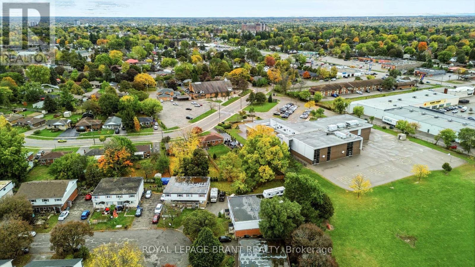23 Brenda Court, Brantford, ON photo 17