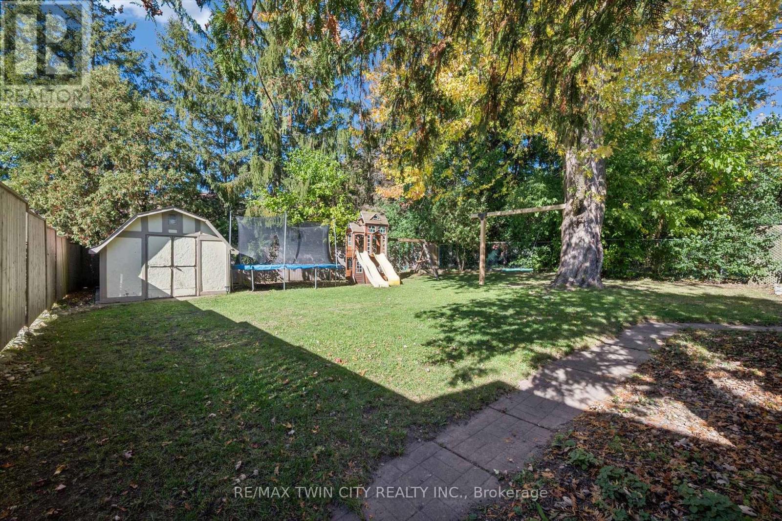 51 Cayley Court, Kitchener, ON photo 32