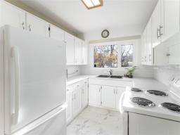 110 Sutherland Avenue, Selkirk, MB R1A0L8 Photo 13