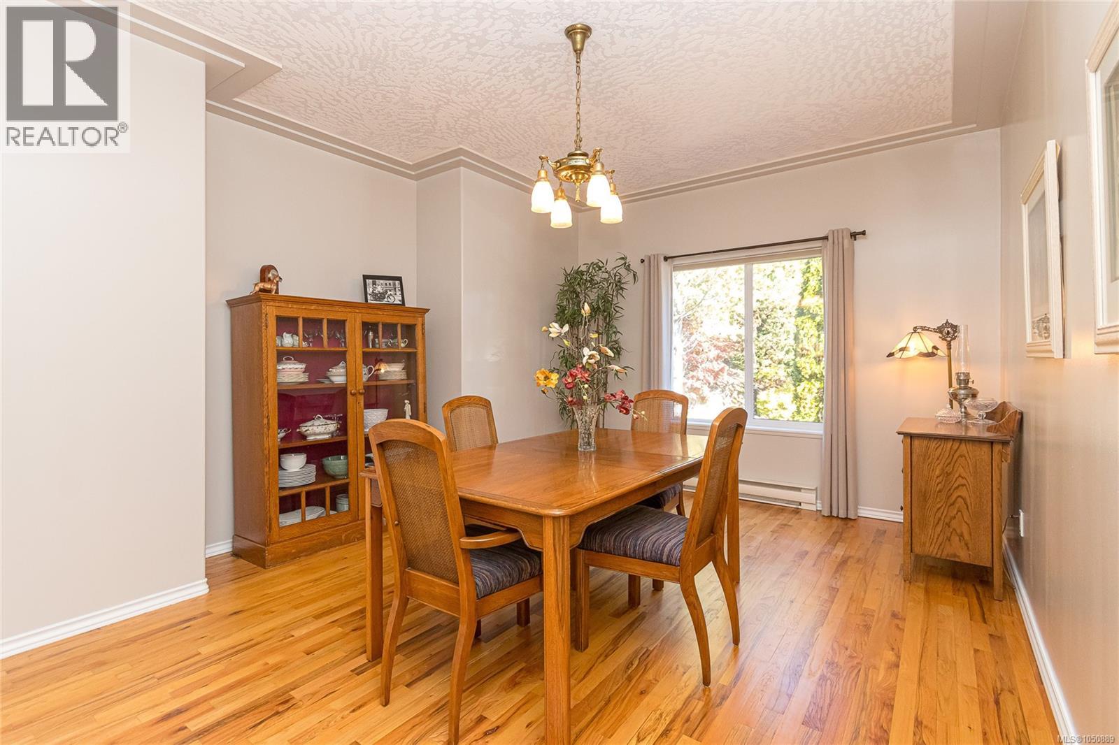 8593 Kingcome Cres - 7