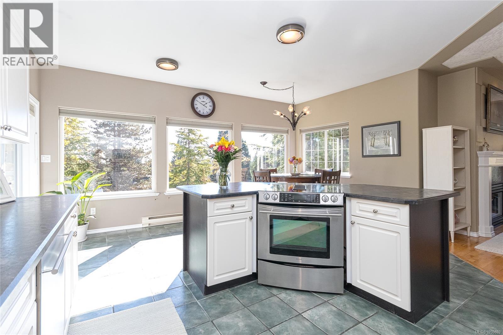  8593 Kingcome Crescent, North Saanich