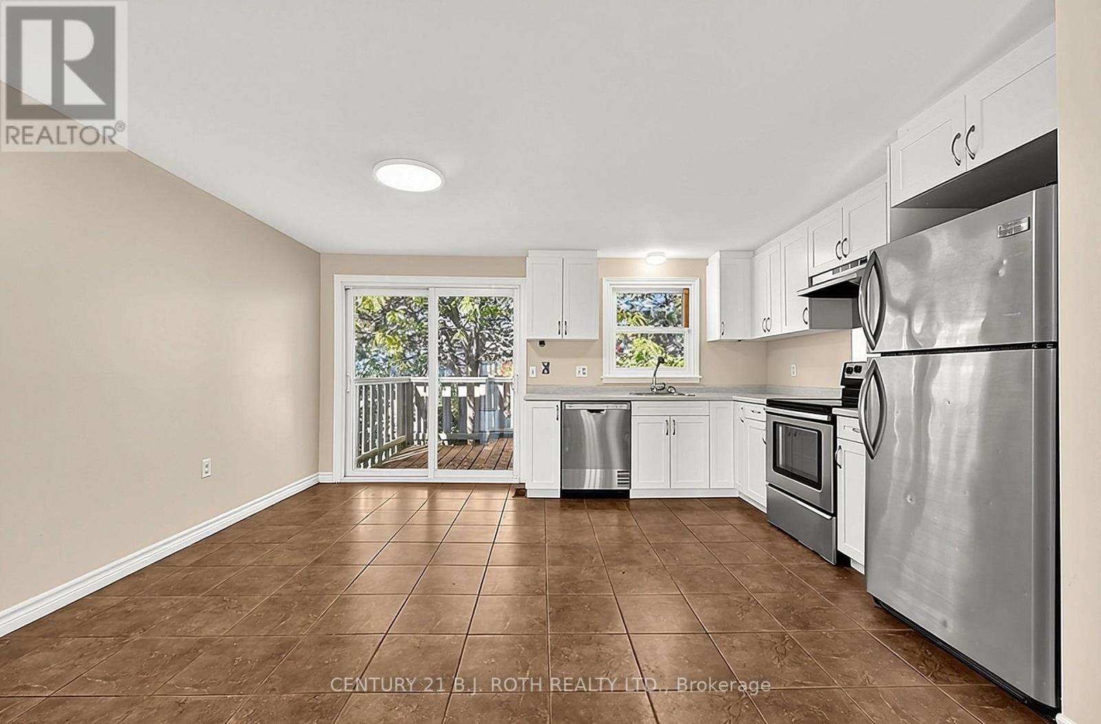 34 Hickling Trail, Barrie photo 10