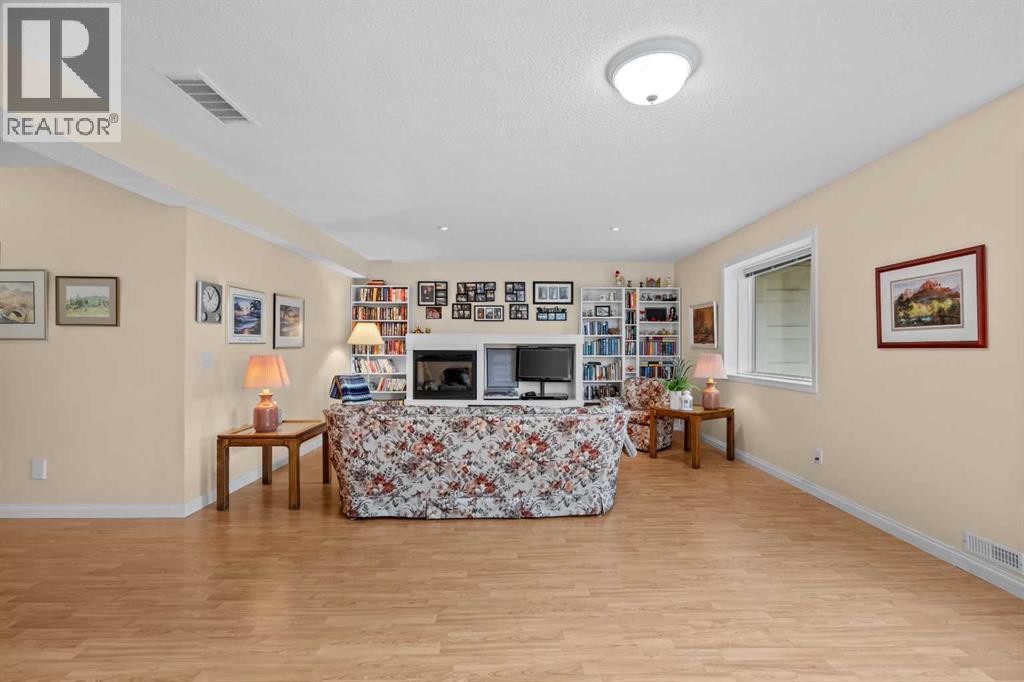 3 Tuscany Meadows Crescent NW photo 31