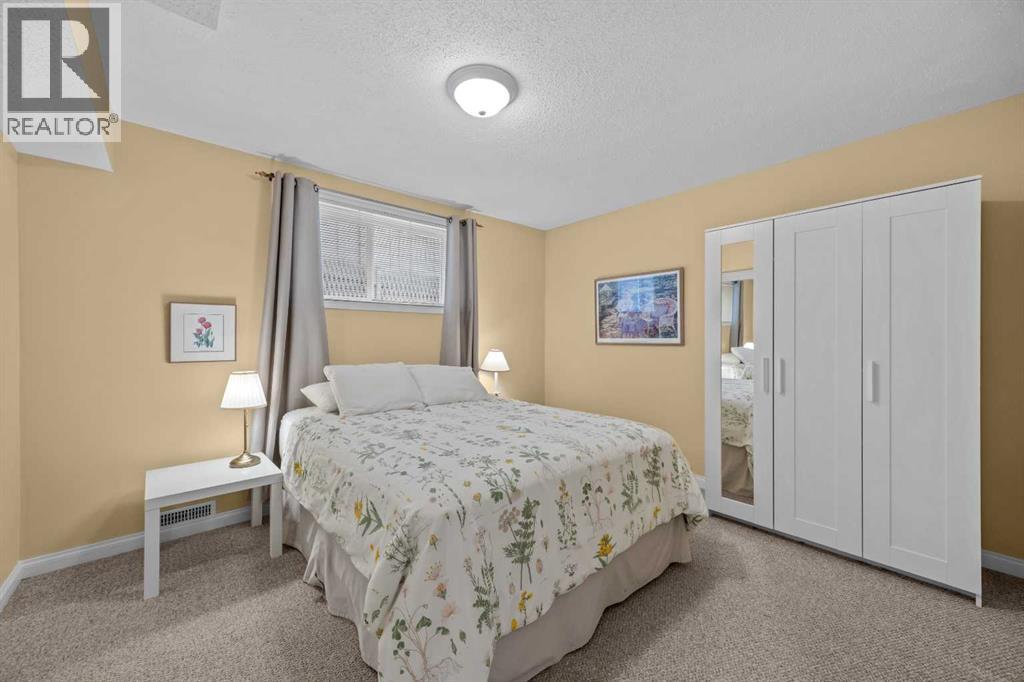 3 Tuscany Meadows Crescent NW photo 40