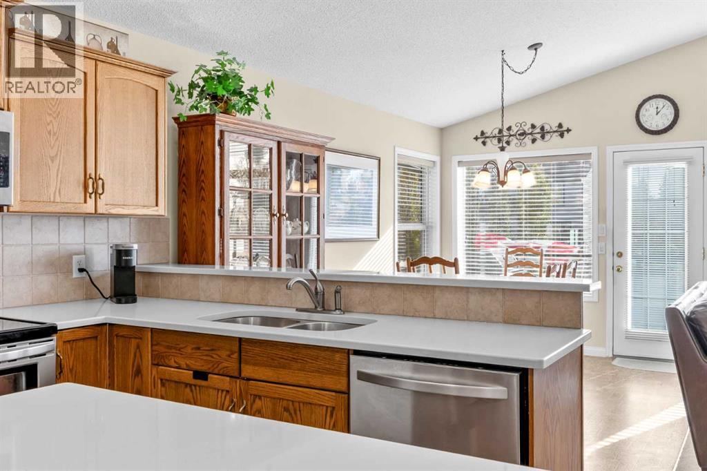 3 Tuscany Meadows Crescent NW photo 6