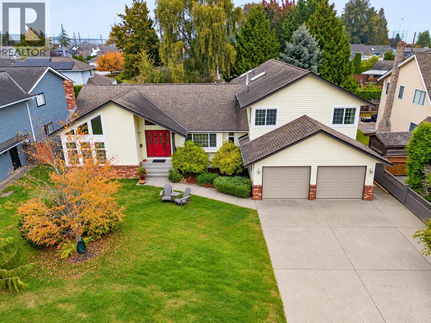 Photo of 4695 LONDON CRESCENT 2