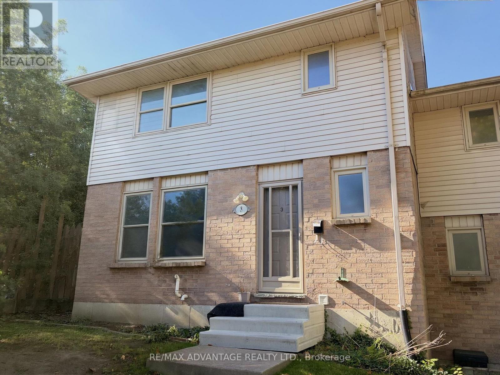 #3 1855 ALDERSBROOK ROAD - 2