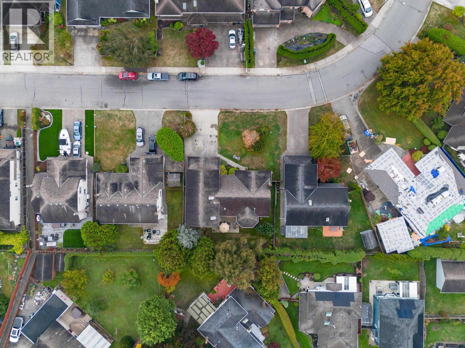 Photo of 4695 LONDON CRESCENT 4