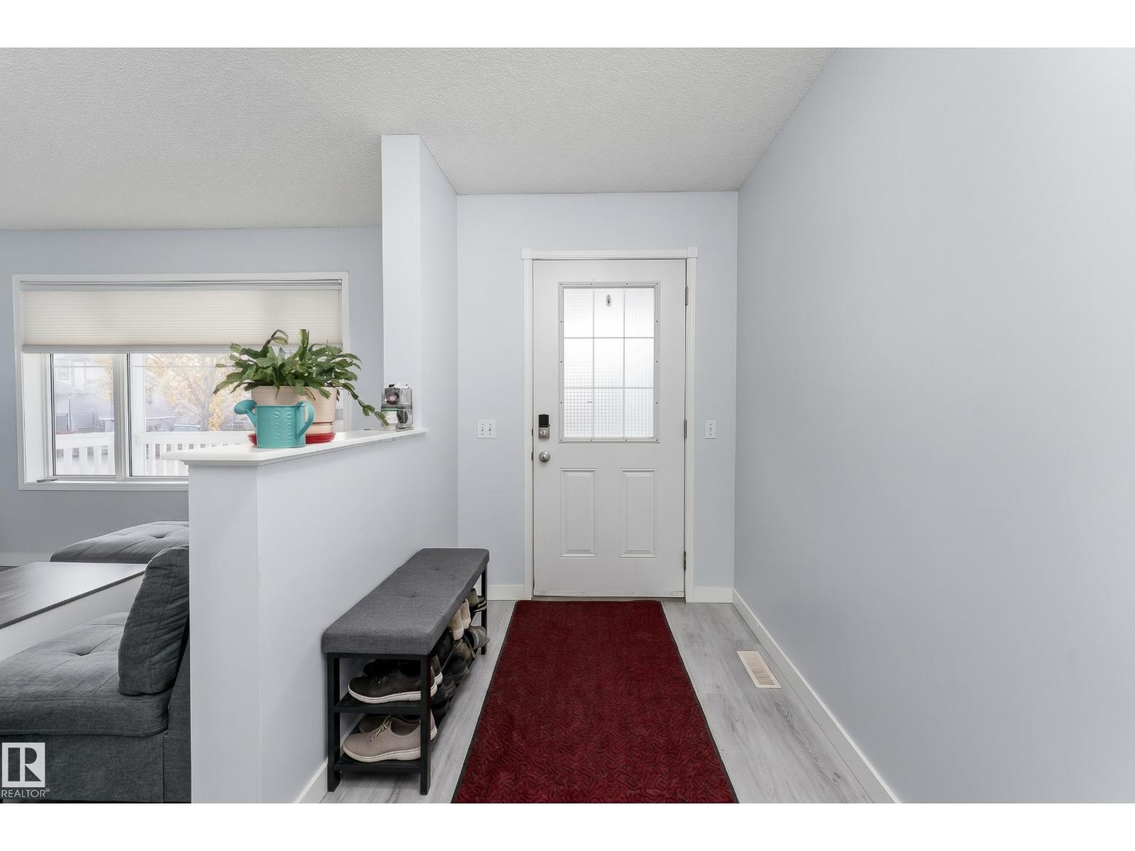 112 Brintnell Boulevard NW, photo 2