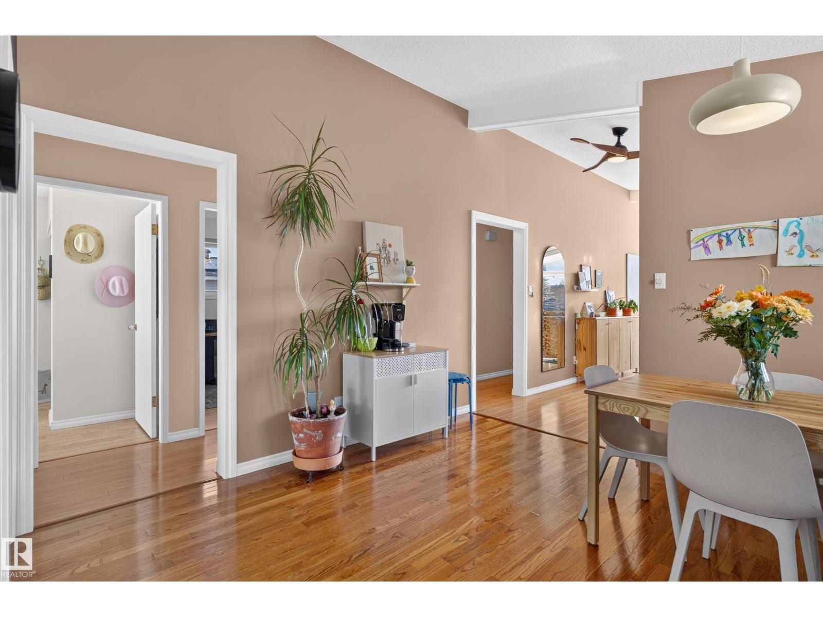 6512 94 Avenue NW, Ottewell — photo 15 of 30: Property photo
