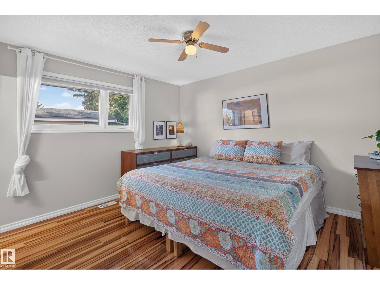 6512 94 Avenue NW, Ottewell — photo 16 of 30: Property photo