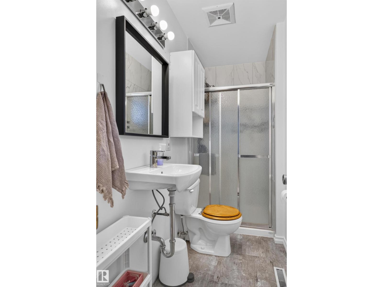 6512 94 Avenue NW, Ottewell — photo 18 of 30: Property photo