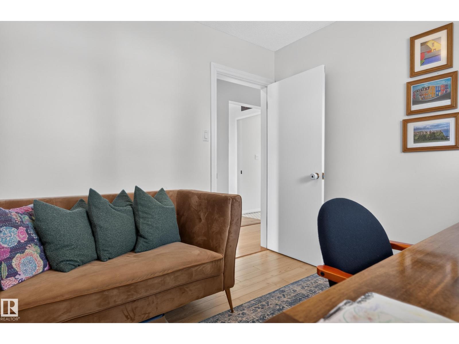 6512 94 Avenue NW, Ottewell — photo 20 of 30: Property photo