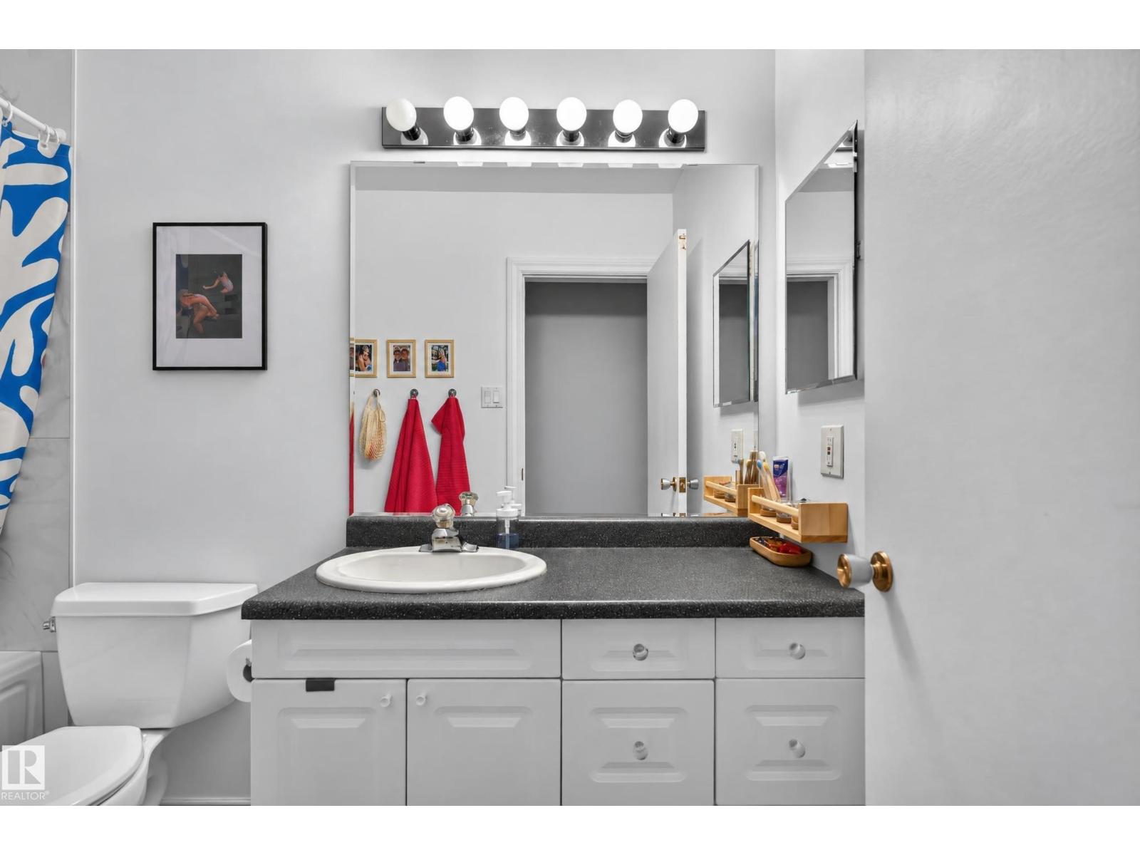 6512 94 Avenue NW, Ottewell — photo 23 of 30: Property photo