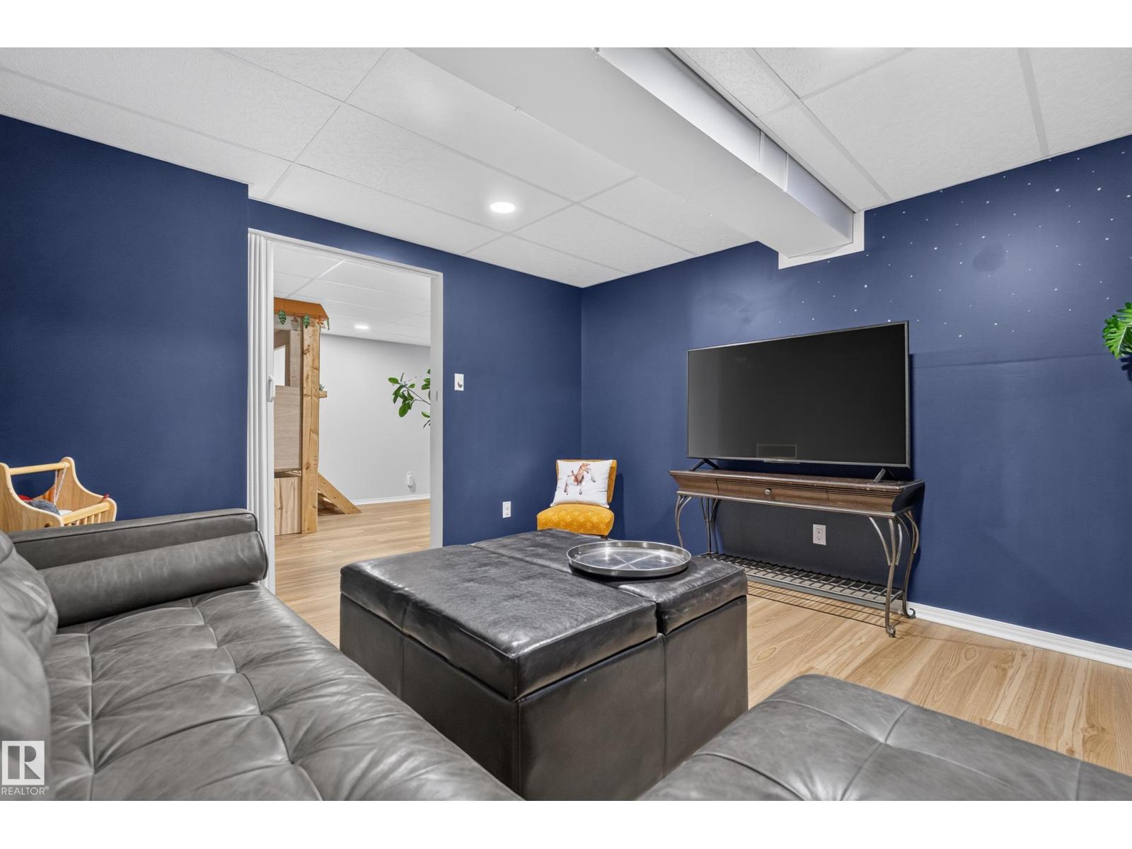 6512 94 Avenue NW, Ottewell — photo 30 of 30: Property photo