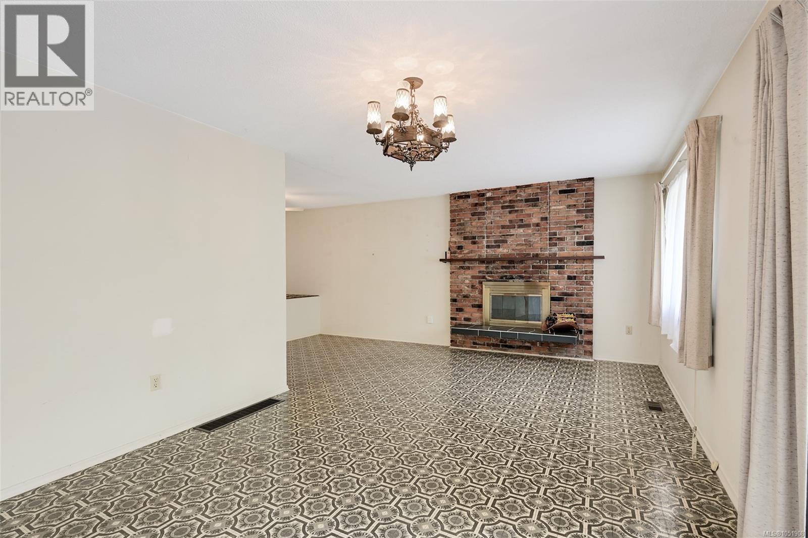  948 Dunsmuir Road, Esquimalt