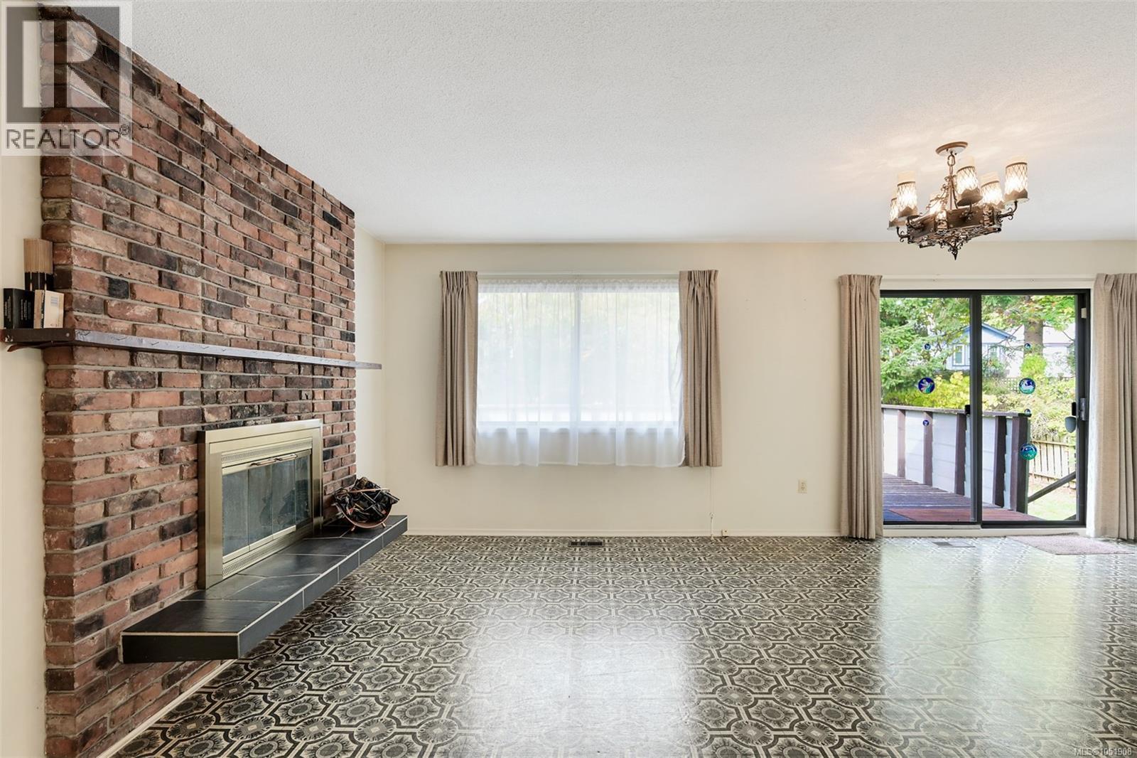  948 Dunsmuir Road, Esquimalt