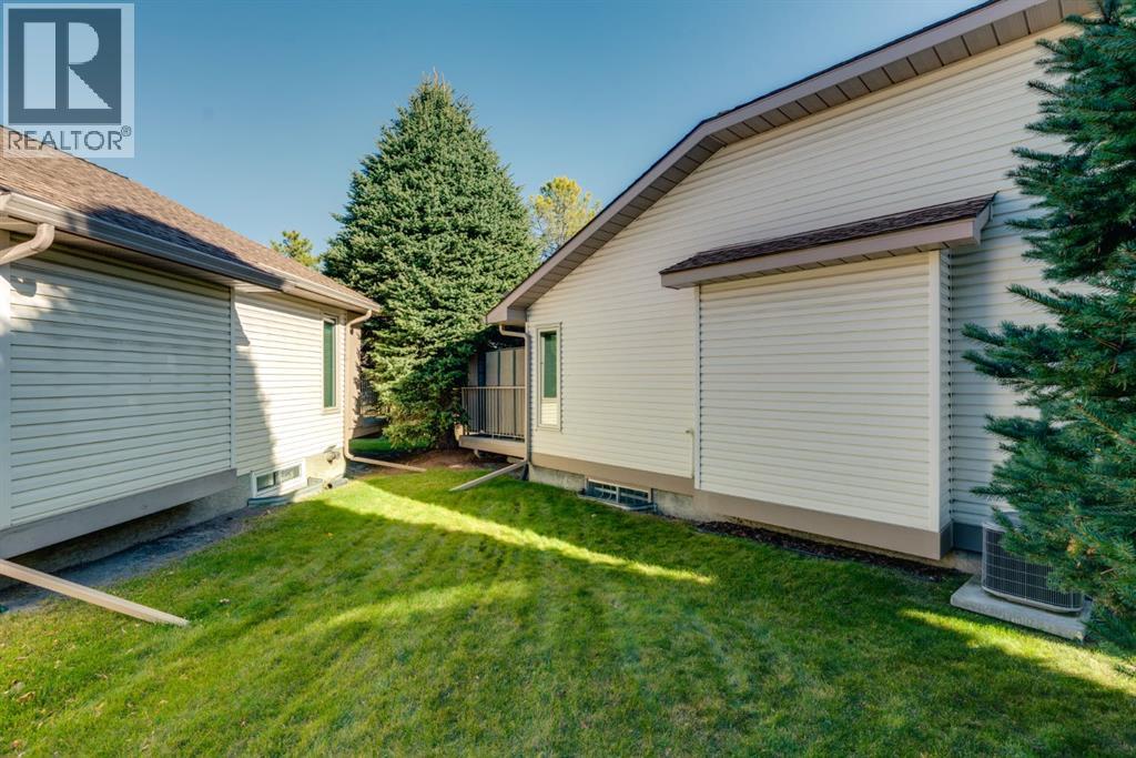 55 Douglas Woods Park SE photo 32