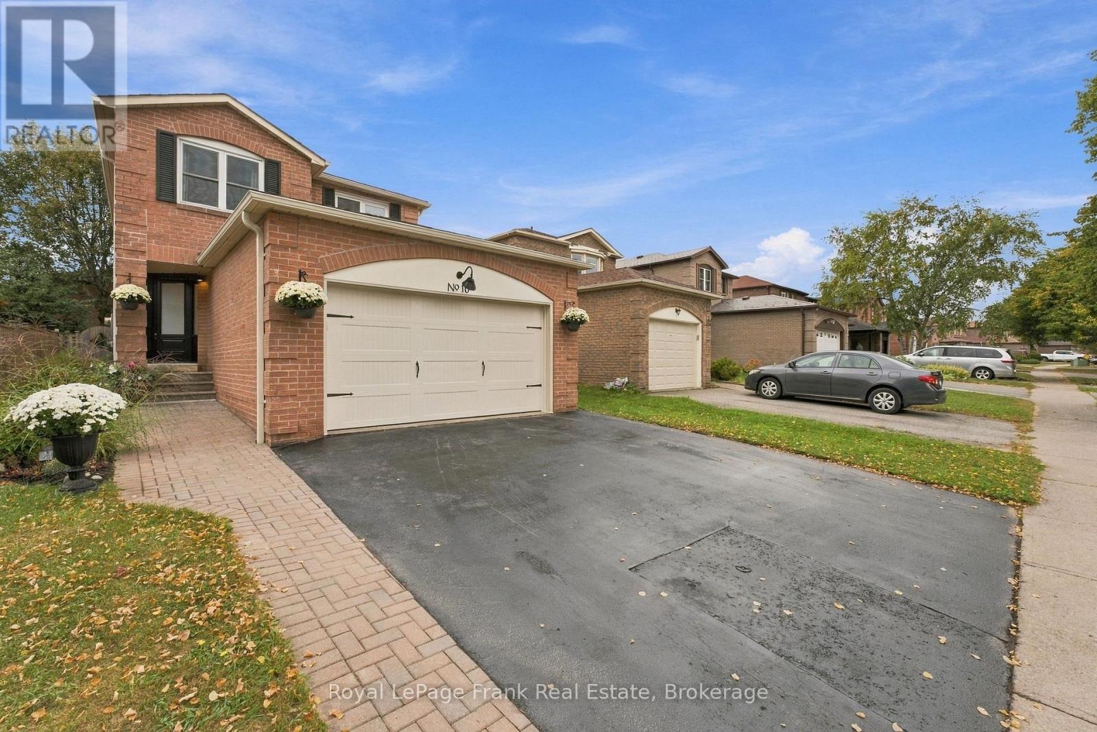 10 DELANEY DRIVE, Ajax (Central West)