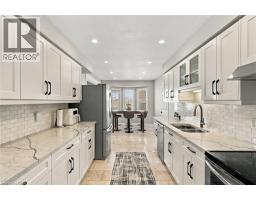 Kitchen - 27 Costain Court, Kitchener, ON N2N3A5 Photo 17