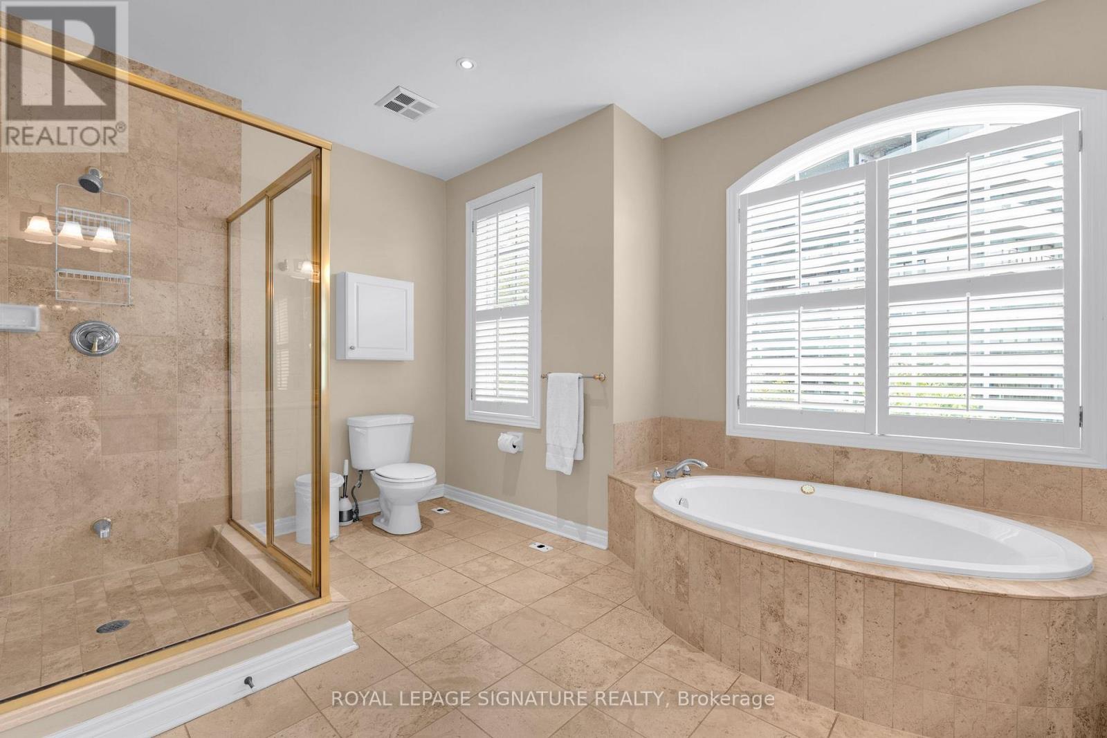 104 Pleasant Boulevard, Toronto, ON photo 23
