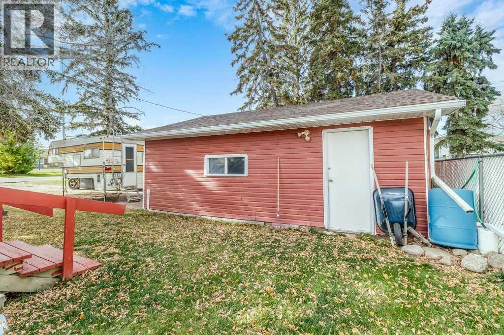 Photo 19 of 30