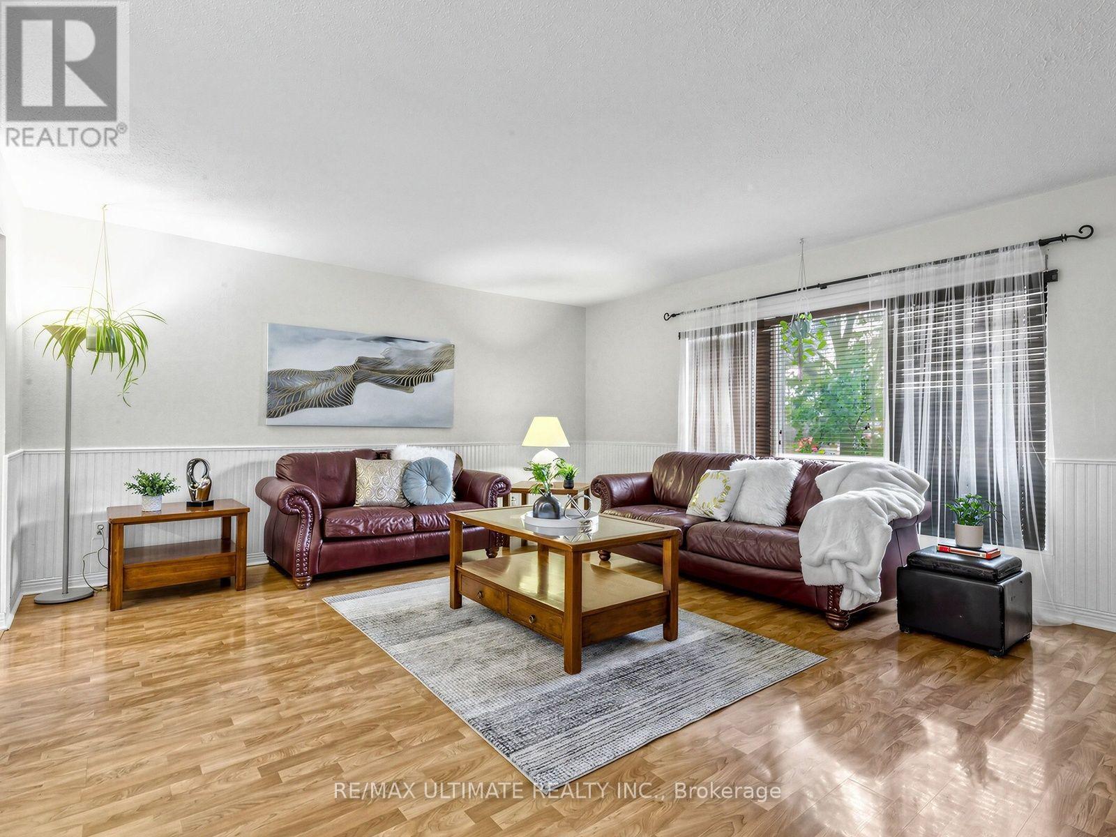 375 Calvert Court, Oshawa, ON photo 4