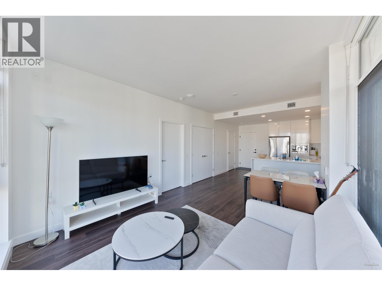 Photo of 1702 518 CLARKE ROAD 8