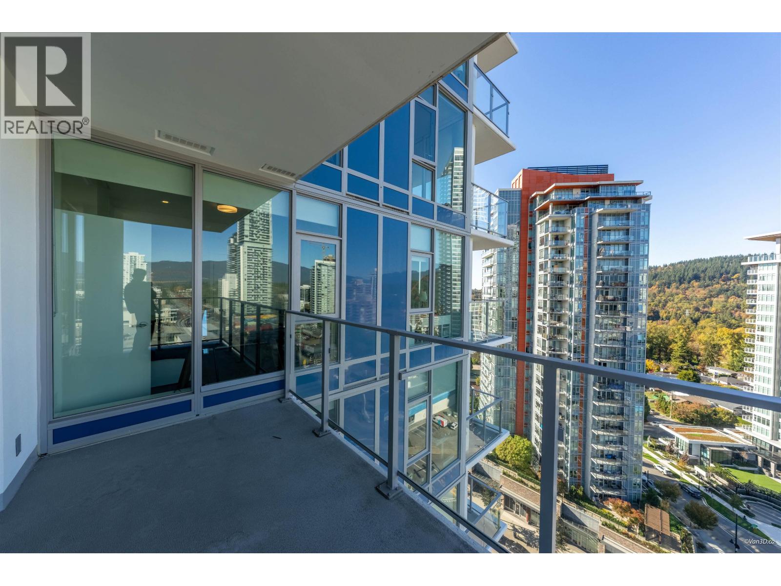 Photo of 1702 518 CLARKE ROAD 23
