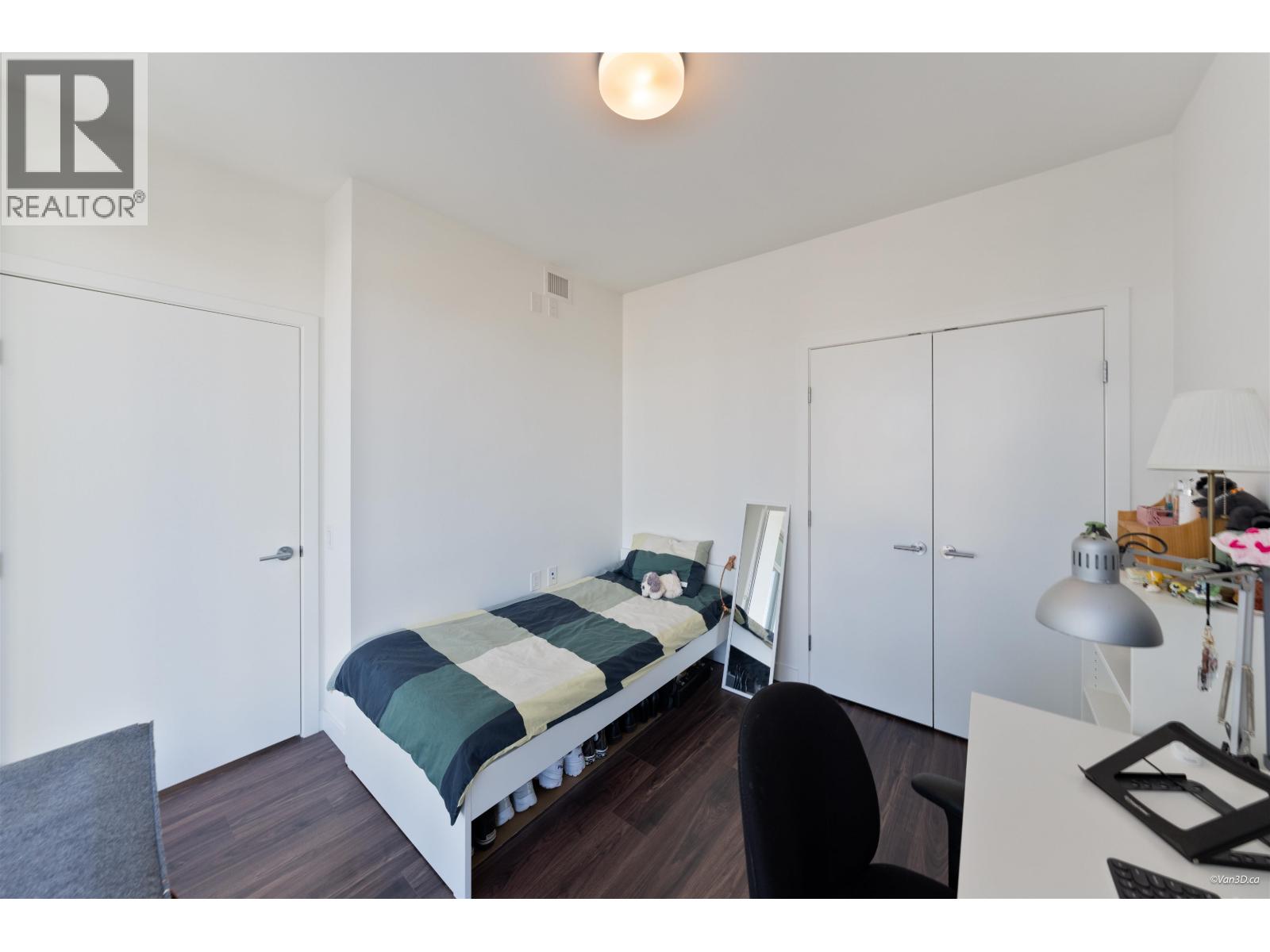Photo of 1702 518 CLARKE ROAD 20