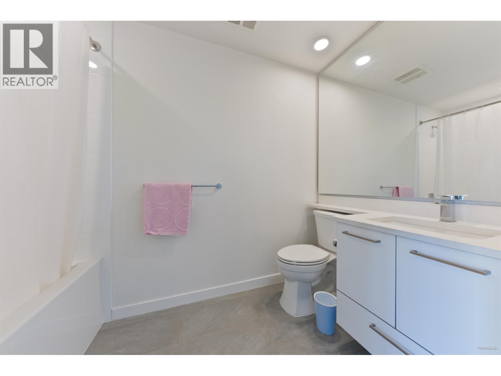 Photo of 1702 518 CLARKE ROAD 21