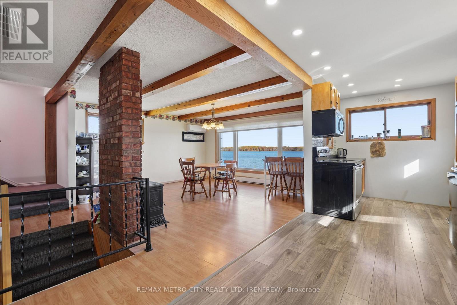 36 Grandview photo 3