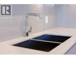 804 618 Carnarvon Street, New Westminster, BC V3M0N9 Photo 12