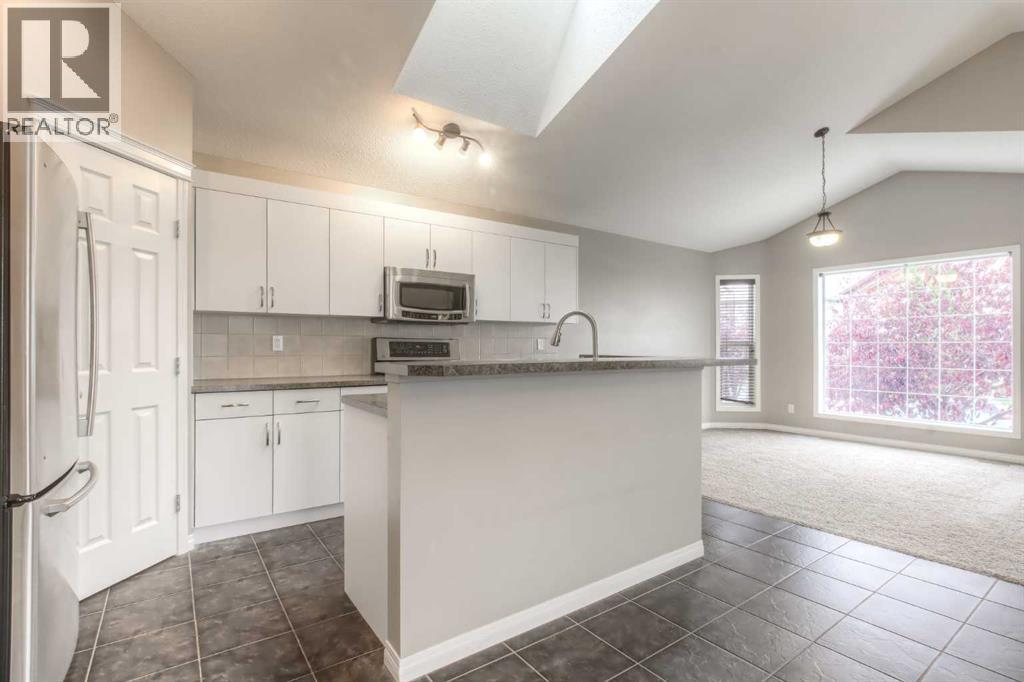 241 Morningside Gardens SW, Airdrie — photo 8