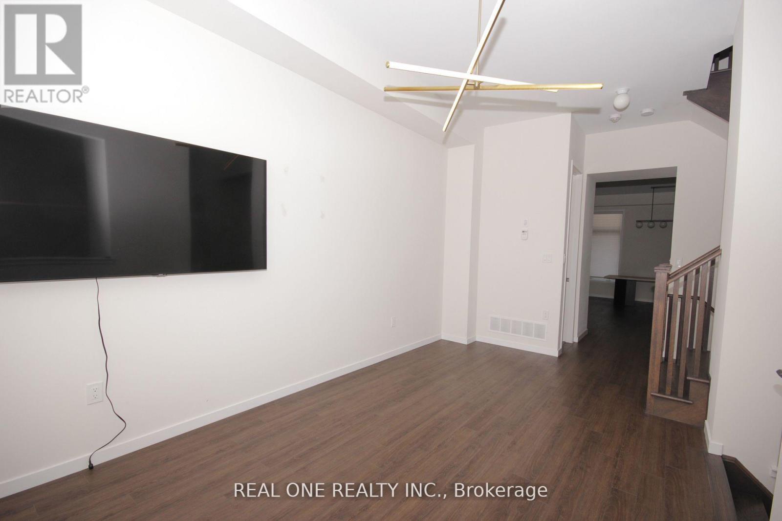 53 Wuhan Lane, Markham, ON photo 3