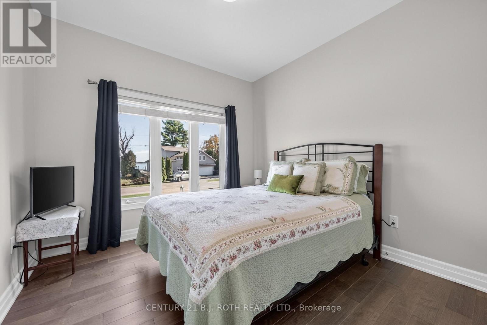 3814 Wood Avenue, Severn, ON photo 14