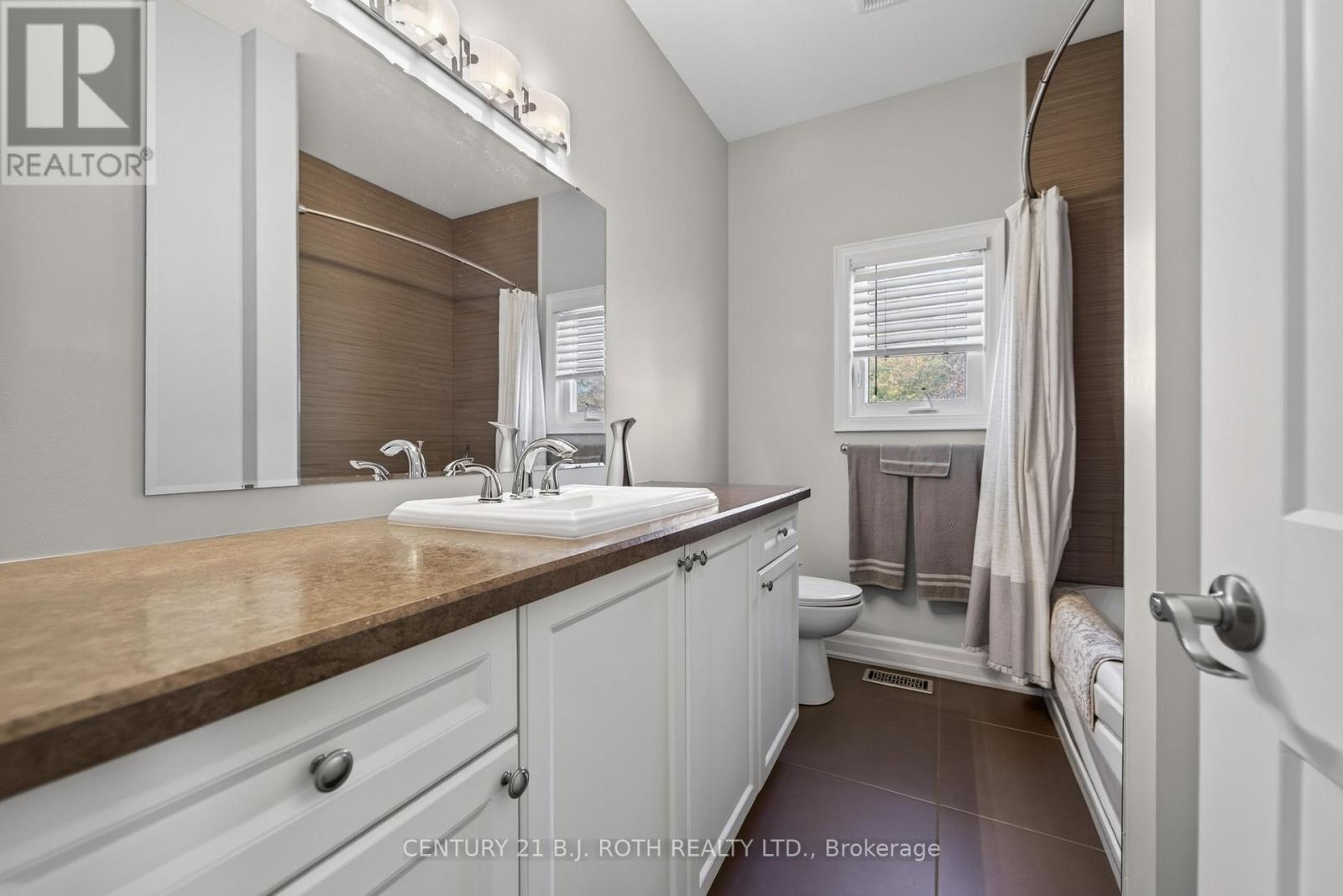 3814 Wood Avenue, Severn, ON photo 16