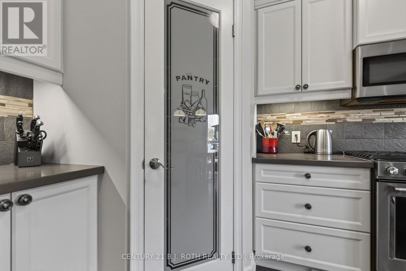 3814 Wood Avenue, Severn, ON photo 7