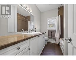 3814 Wood Avenue, Severn, ON L3V6H3 Photo 16