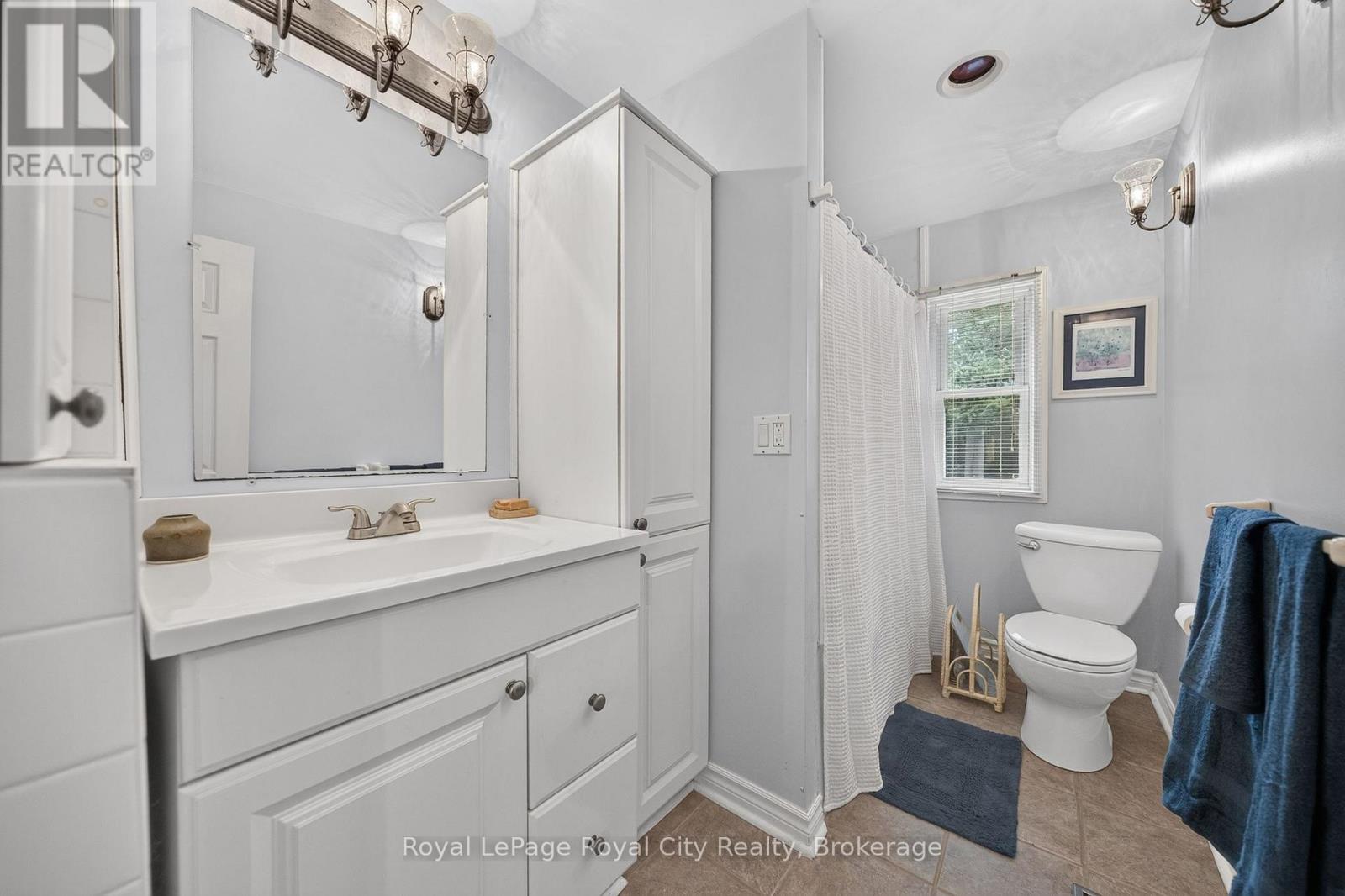 601 ST ANDREW STREET E - 25