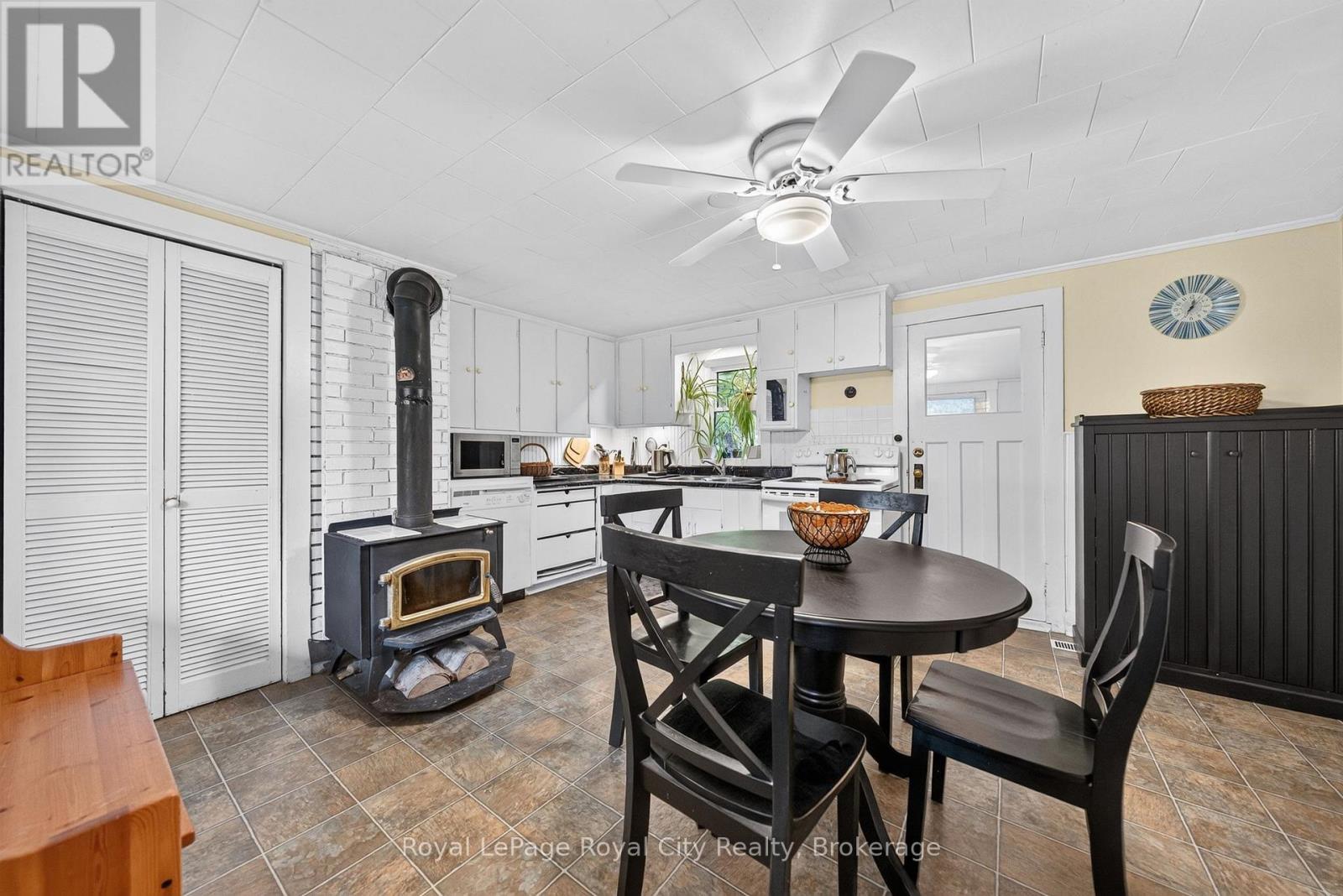 601 ST ANDREW STREET E - 10